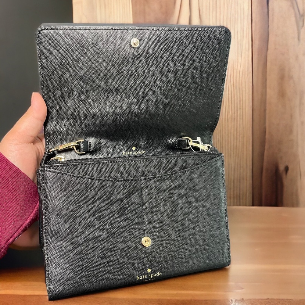 Kate Spade Crossbody Wallet *gently used*